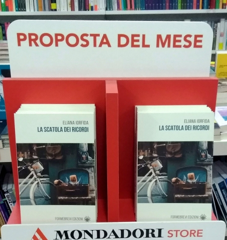 Dalla Libreria "Incontro" Mondadori di Soverato, CZ (Novembre 2018)